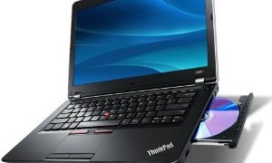 ThinkPad Edge E420：インテルCeleronプロセッサー搭載14.0型液晶ノートPC